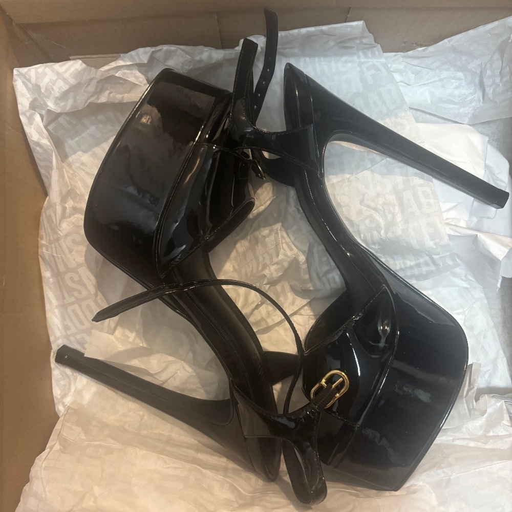 Steve Madden cologne heels